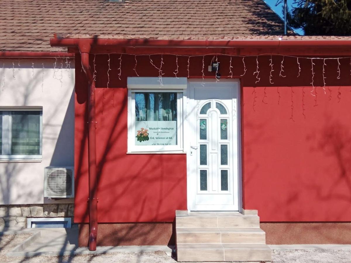 Hotel Érdi Muskátlis Vendégház Exterior foto